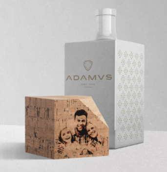 
                  
                    Adamus Dry Gin confezione regalo
                  
                